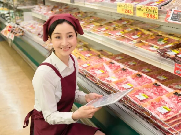 精肉加工スタッフ【精肉コーナーにてカットやパック詰めなど】の画像