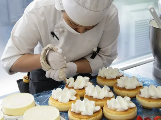 ケーキ製造補助スタッフ【チーズケーキ専門店での商品製造や仕込みなど】の画像