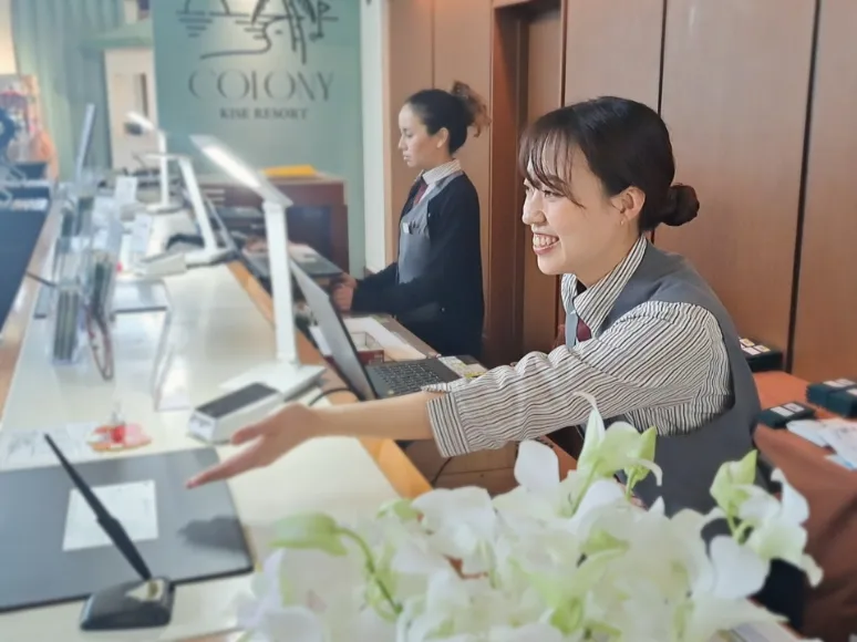 フロントスタッフ【ゴルフ場のチェックインおよびチェックアウト業務】の画像