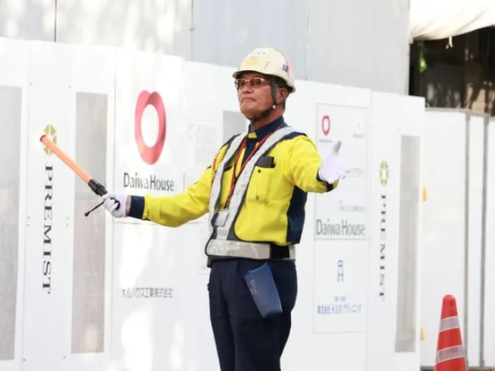 交通誘導スタッフ【イベント会場や一般道路にて車や人を安全に誘導するお仕事】の画像