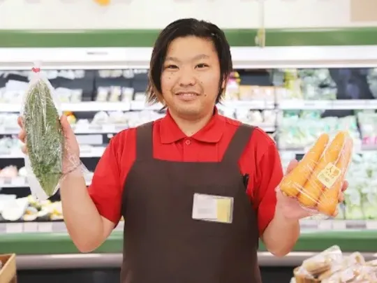 青果スタッフ【野菜のカットや売り場への陳列など】の画像