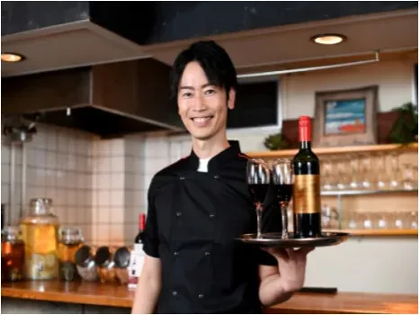 キャンプハンセン内レストランスタッフ【接客や配膳業務】の画像