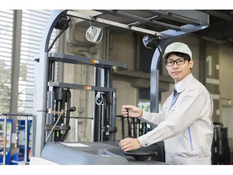 （昼勤）常温倉庫内スタッフ【大手飲料メーカーの倉庫内フォークリフト業務・仕分け】の画像