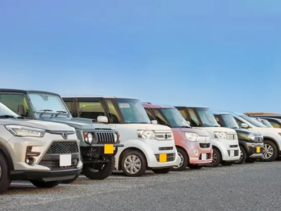 (未経験可)中古車販売スタッフ【英語も活かせる接客や案内および電話対応など】の画像