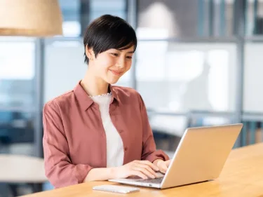 事務スタッフ【申込契約書のチェックやデータ入力など】の画像