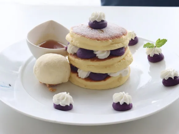 カフェスタッフ【パンケーキカフェでのキッチンやホール及びバリスタ業務】の画像