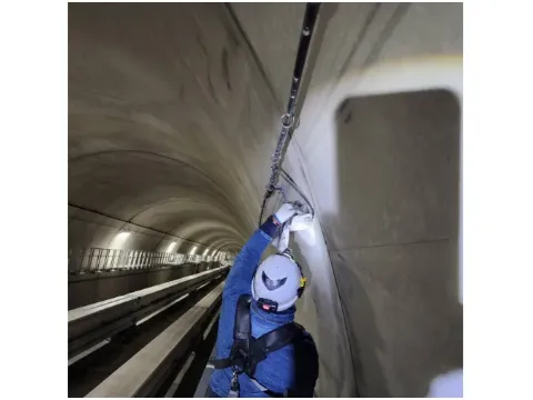 電気空調工事スタッフ【モノレール駅舎や電車線のメンテナンス工事】の画像