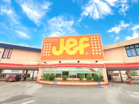 店舗スタッフ【ハンバーガー店でのレジ対応やフードやドリンクの提供など】の画像