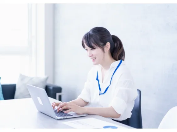 営業事務スタッフ【電話・来客対応や伝票発行などの営業スタッフのサポート業務】の画像