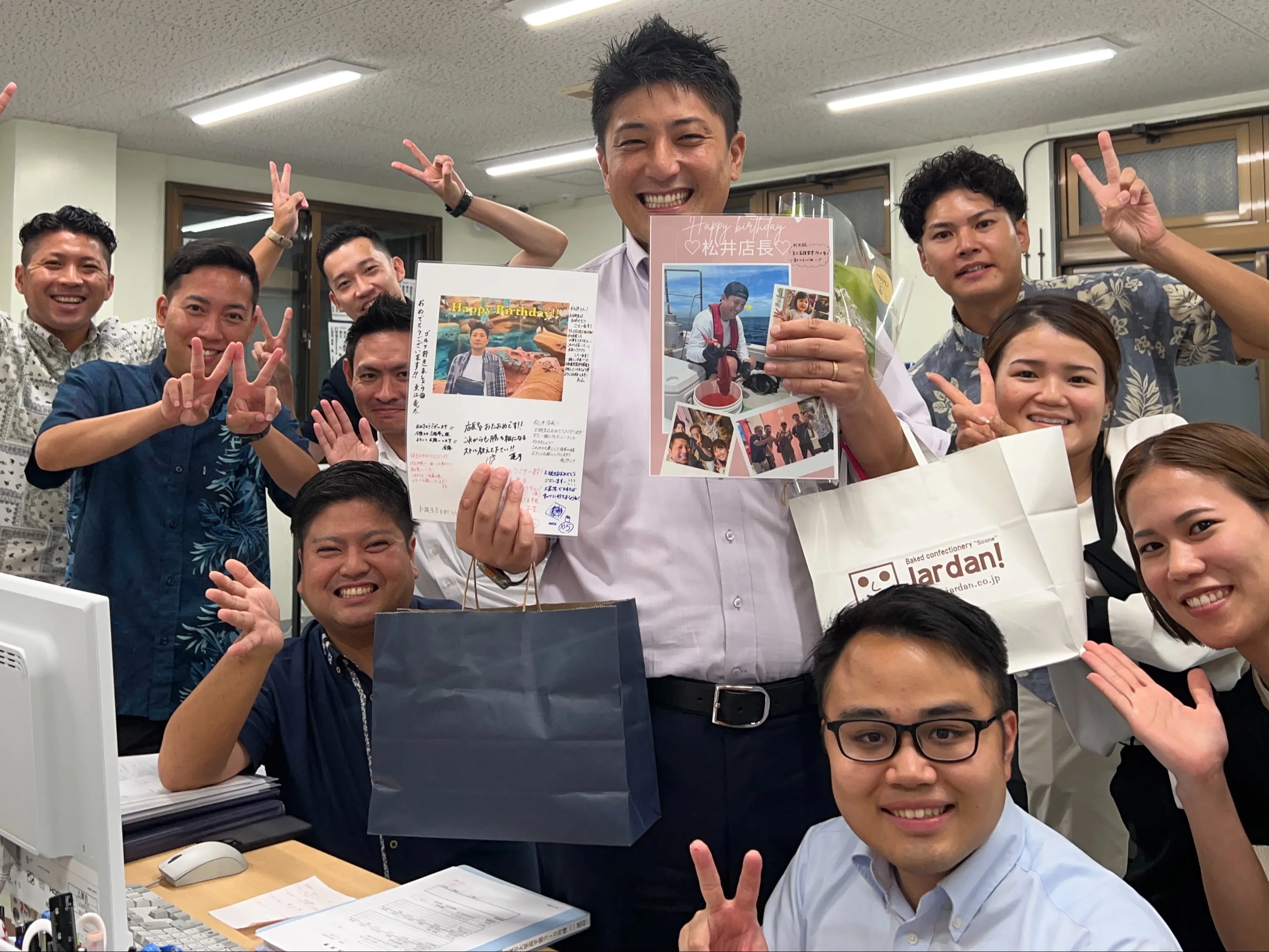 不動産販売営業スタッフの画像