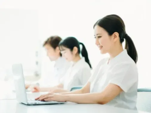 医療事務(無資格可/外来係)【患者受付や診療報酬請求など】の画像