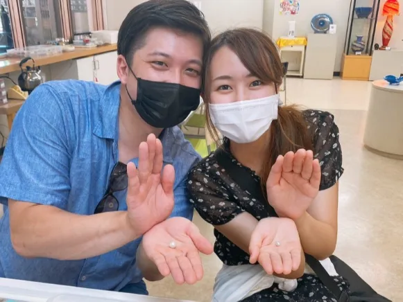 イベントスタッフ【貝から真珠を取り出すイベントのお仕事】の画像