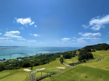 ゴルフコーススタッフ【ゴルフコースの芝刈りや清掃業務など】の画像