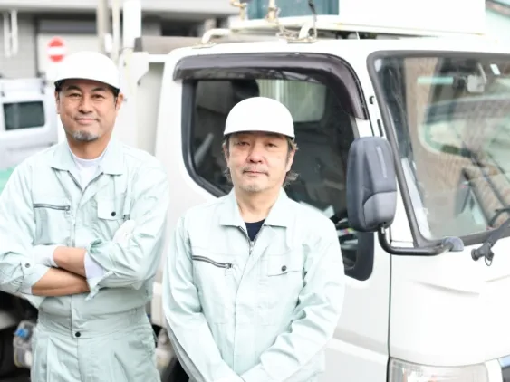 大型ダンプ運転手の画像