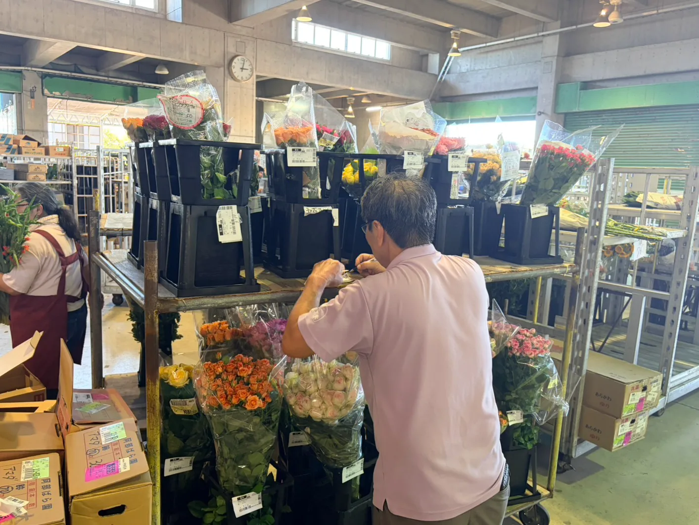 花市場の販売スタッフ【登録花屋さんへの花の提案・販売】 | 株式会社