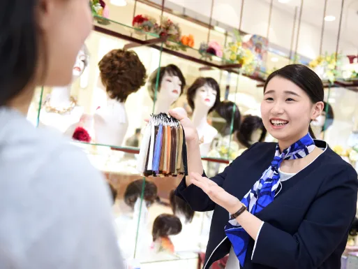 ウィッグアドバイザー【女性用ウィッグの販売】の画像