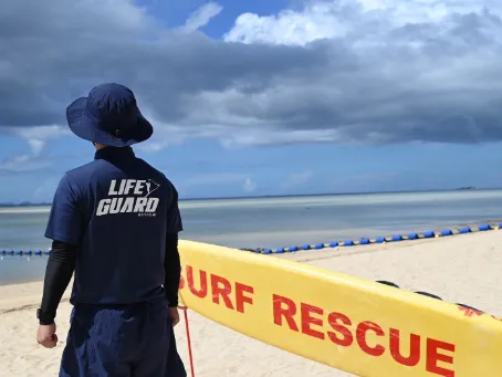 ビーチ・プール監視【プールやスポーツ施設の運営管理】の画像