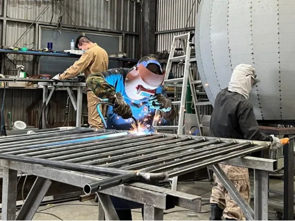 工場作業員(未経験者可)【金属金物の加工溶接など】の画像