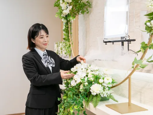 セレモニー補助スタッフ【ご葬儀会場の準備や入れ替え及びお客様のサポート等】の画像