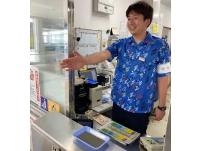 駅窓口スタッフ【ゆいレール各駅での乗車券販売やお客様案内など】の画像