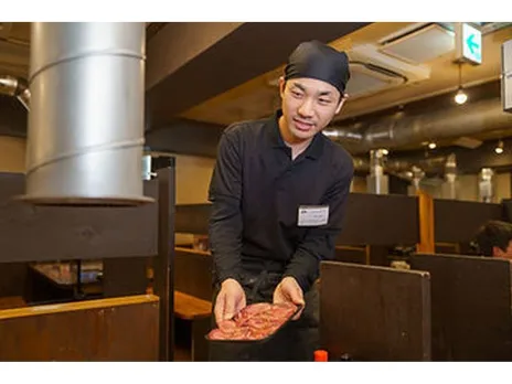 店舗スタッフ【焼肉店でのホール兼キッチン業務】の画像