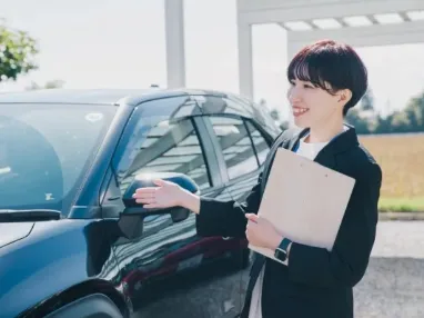 (未経験可)レンタカー会社の受付・案内スタッフの画像