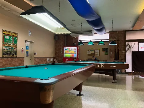 店内スタッフ【ダーツやビリヤードのご案内や簡単な飲食提供およびレジなど】の画像