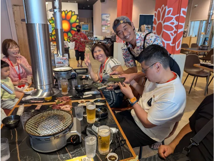 （短期可）店舗スタッフ【焼肉店でのホール業務や盛付などのキッチン補助業務】の画像