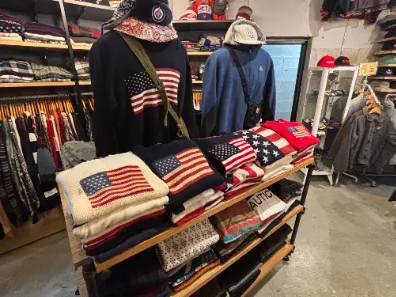 (未経験可)販売スタッフ【古着ショップにて接客や販売および商品整理などのお仕事】の画像