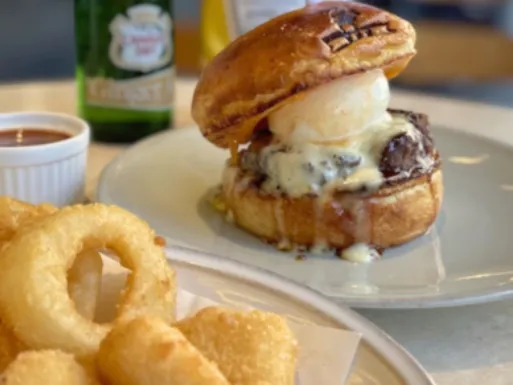 ホールスタッフの画像