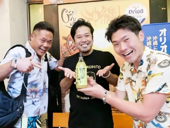 （短期可）店舗スタッフ【ホテル内の店舗でホール業務や盛付などのキッチン補助業務】の画像