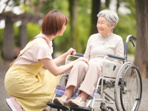 (無資格・未経験可)介護スタッフ【食事などの日常的なサポートのお仕事】の画像