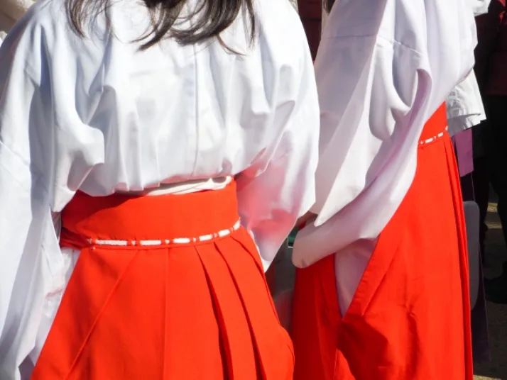 (短期)巫女サポートスタッフ【参拝者の受付やお守りの授与】の画像