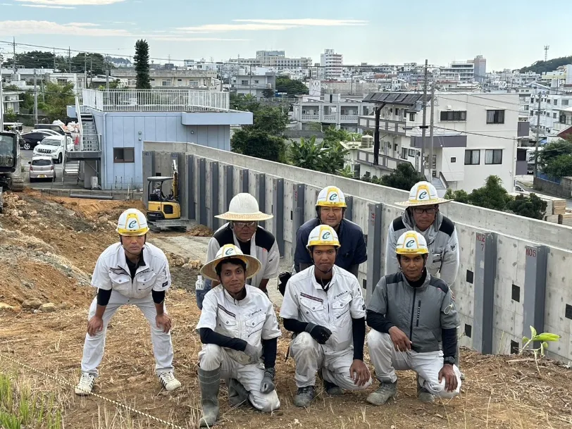 建設機材オペレーター【重機を操作して土砂の掘削や整地と資材の運搬などの業務】の画像