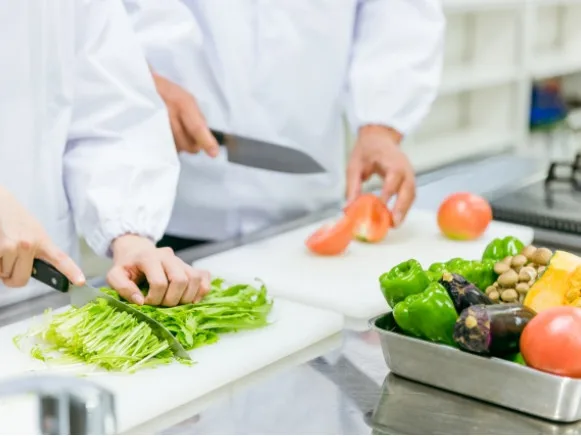 調理スタッフ【オールデイダイニングで提供する料理の調理業務】の画像