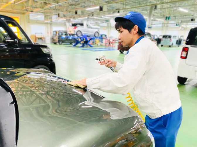 (未経験可)新車の納車整備スタッフ【車両チェックや部品の取付け及び完成検査など】の画像