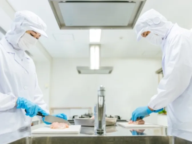 (未経験可)機内食の調理補助スタッフ【食材カット及び加熱や冷却などカンタン作業】の画像