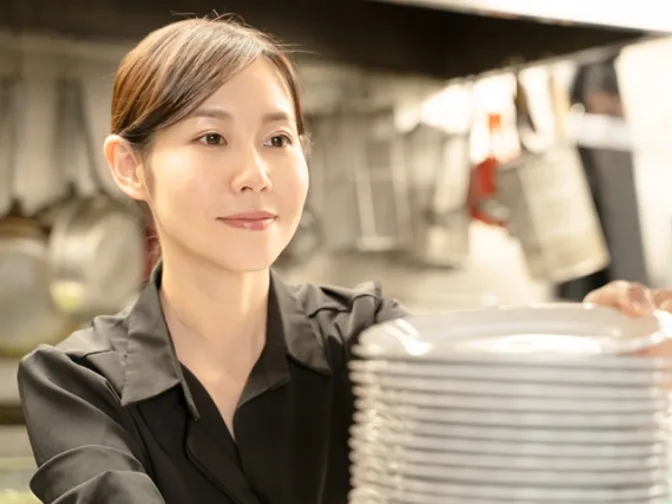 (未経験可)洗い場スタッフ【食洗器を使った簡単な洗浄および食器の後片づけ】の画像