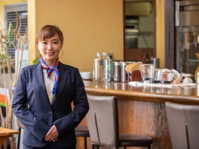 (未経験可)朝食スタッフ【ホテルレストランでの食事の補充や配膳および片付けなど】の画像