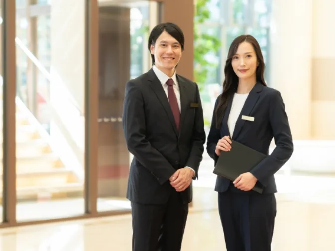 (未経験可)フロントスタッフ【ホテルでの受付や予約確認や観光案内などのお仕事】の画像