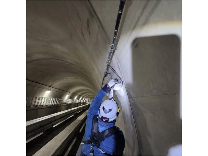 電気空調工事スタッフ【モノレール駅舎や電車線のメンテナンス工事】の画像