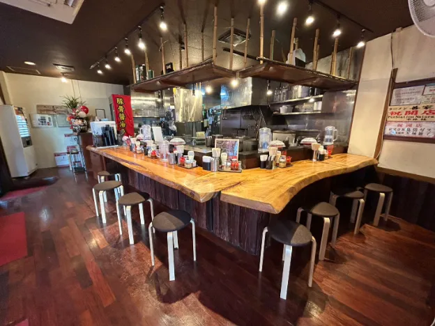 ホール兼調理スタッフ【接客および簡単な盛り付けなど調理補助】の画像