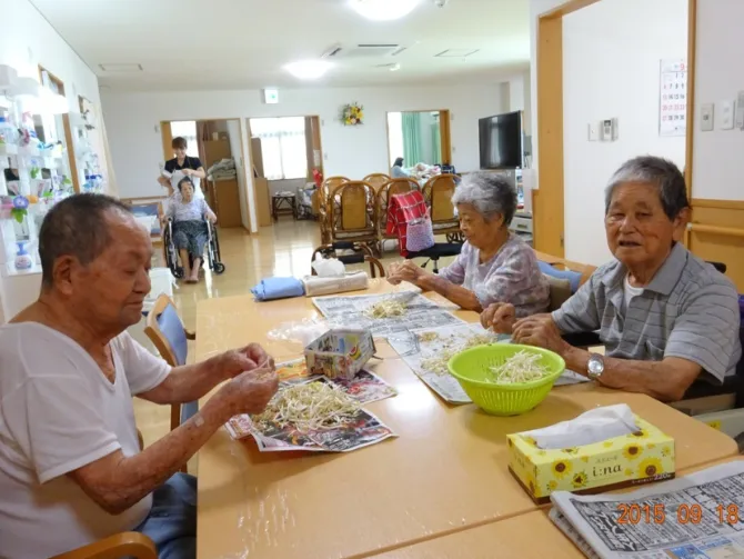夜勤介護スタッフ（無資格可）【グループホームでの日常生活支援や介護補助など】 の画像