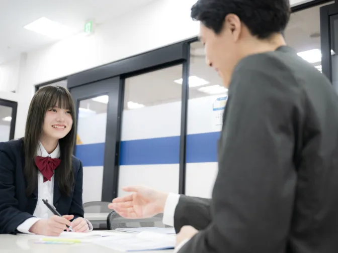 (単発)イベントスタッフ【進学イベントでの受付や誘導など】の画像