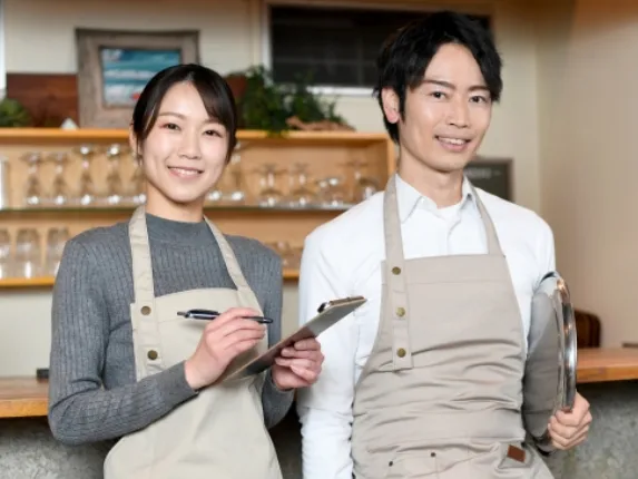 店舗スタッフ(未経験可)【喫茶でのホールおよびキッチン業務など】の画像