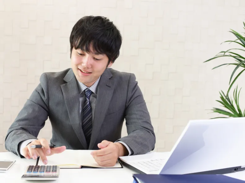 (未経験可)事務スタッフ【窓口にてお客様対応やデータ収集及び管理や入力作業など】の画像
