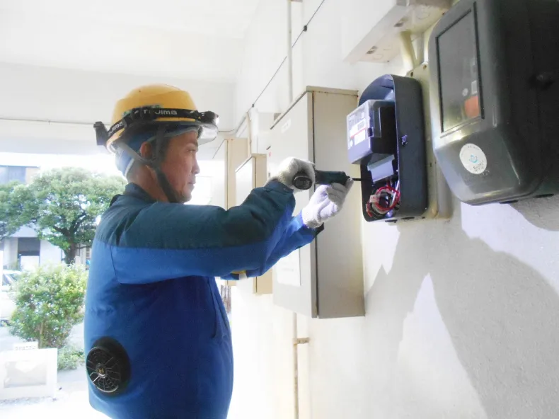 (未経験可)電工スタッフ【検針作業や電力量計の更新作業】の画像