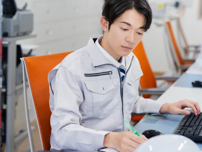 測量技術者の画像