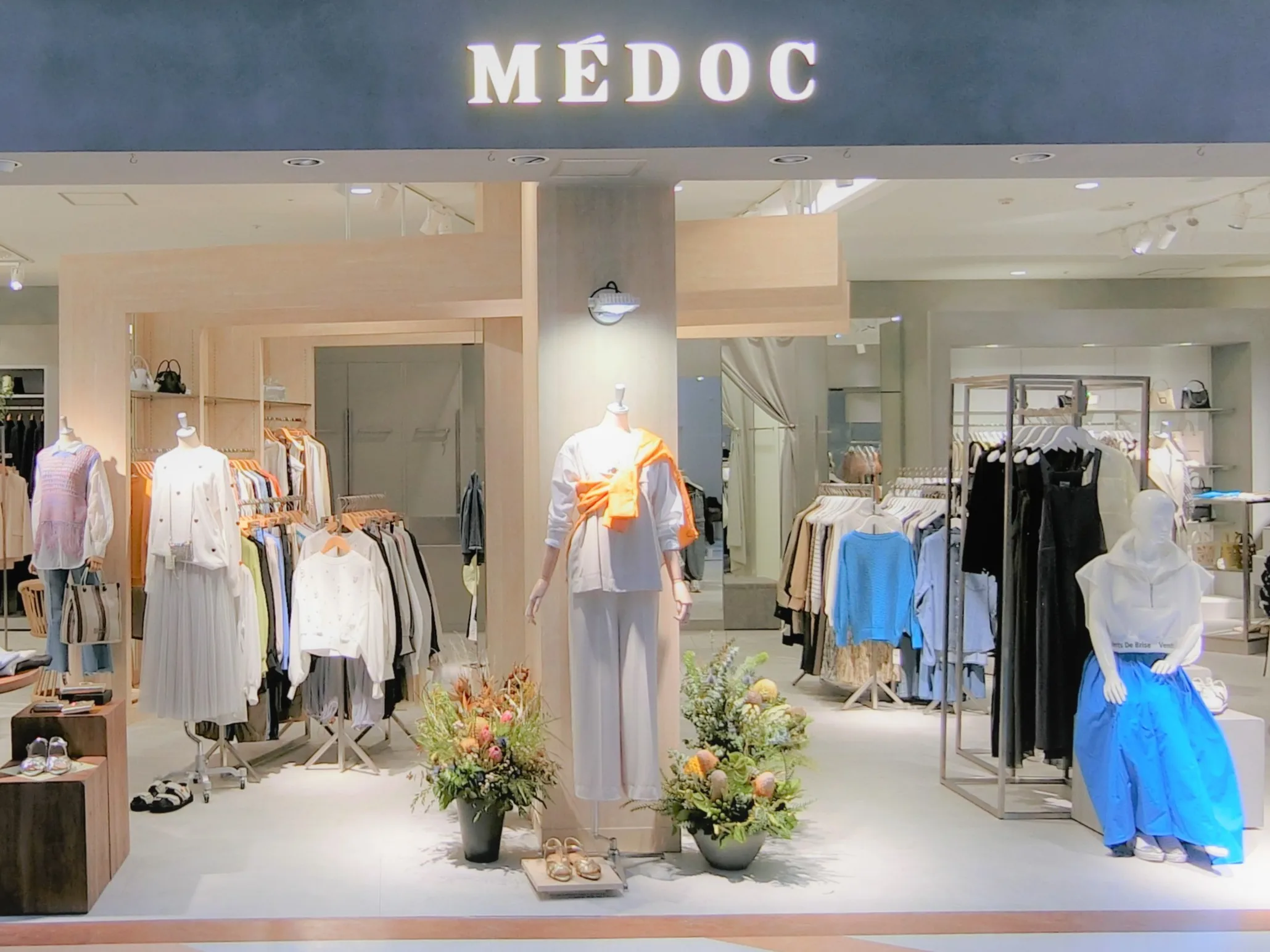 MEDOCメドックでアパレル販売【レディースウェアやアクセサリーなどの販売】の画像