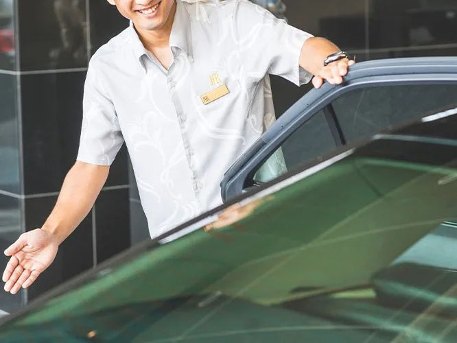 お客様のお迎え・客室案内スタッフ（ホテルベルスタッフ）の画像